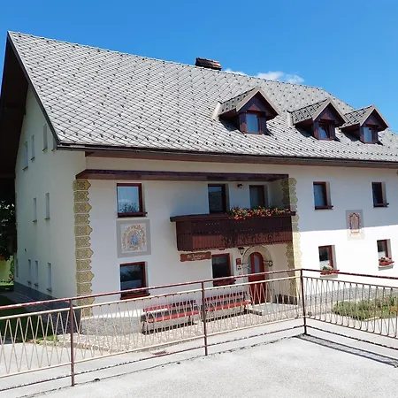 Apartma Pri Tavcarju *